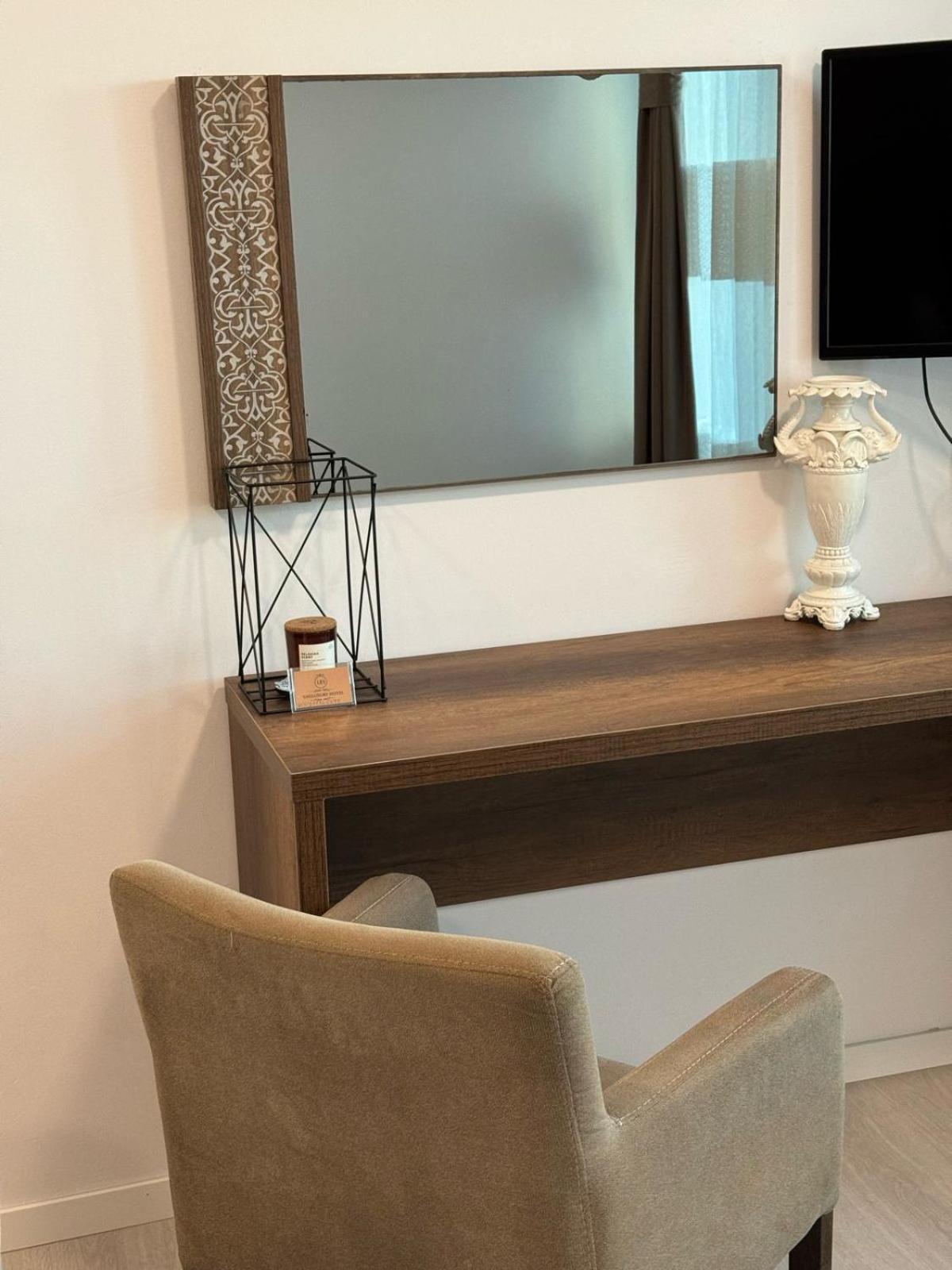 Uniluxury Hotel Prishtina Pristina Buitenkant foto