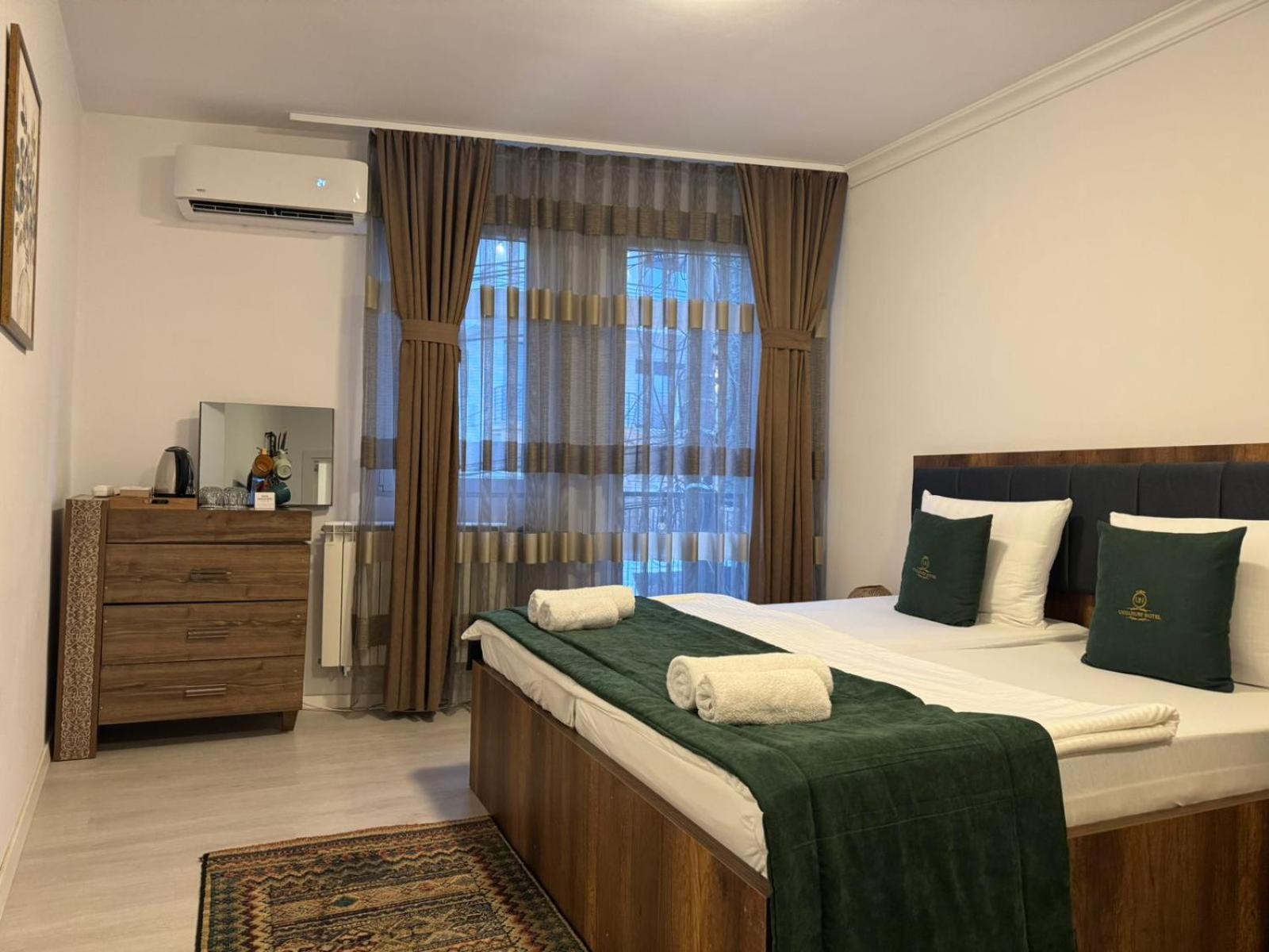 Uniluxury Hotel Prishtina Pristina Buitenkant foto